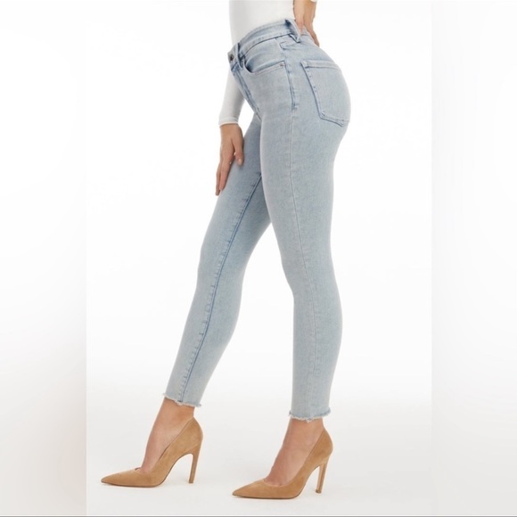 GOOD American Good Legs Crop Skinny Sculpting Jeans Frey Hem. - Picture 3 of 14